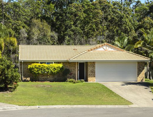 Family Home Backing Onto Bushland image 1
