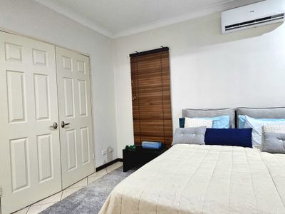 4 Buckingham Street, Gunn