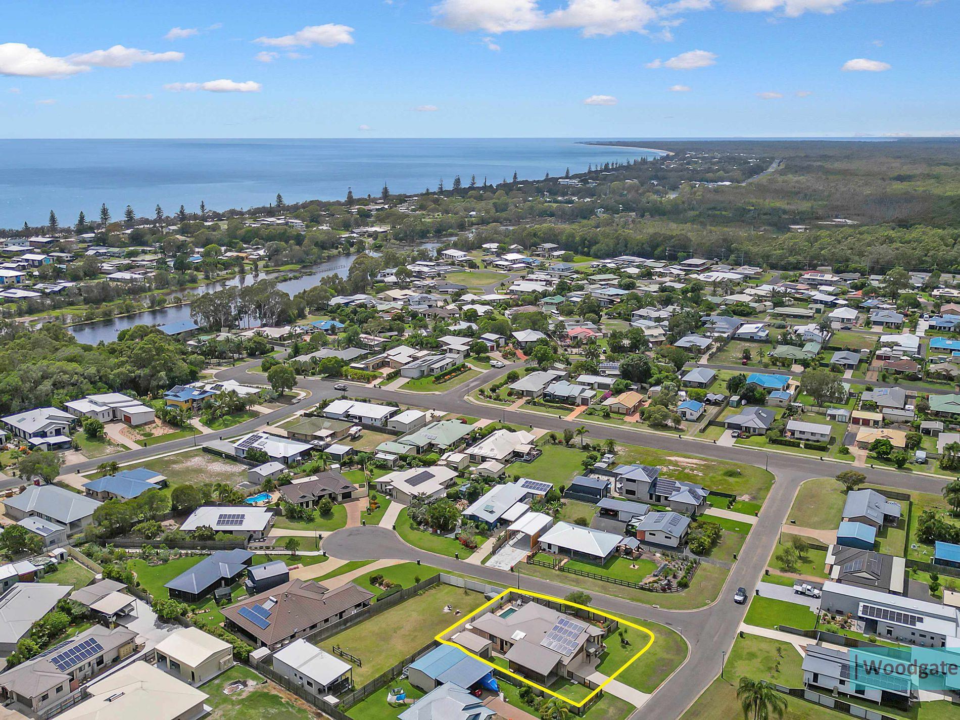 9 Sunset Avenue, Woodgate