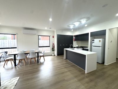 1332 Leakes Road, Rockbank