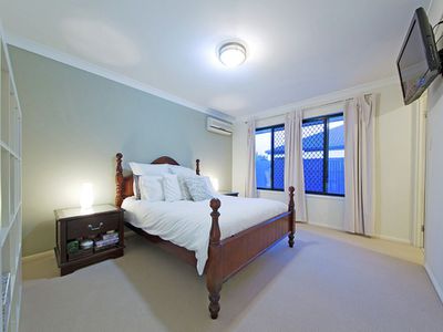 176 Hargreaves Road, Manly West