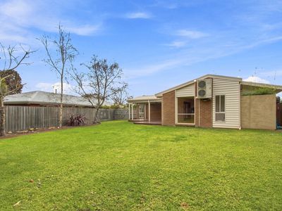 9 Yvette Close, Sale