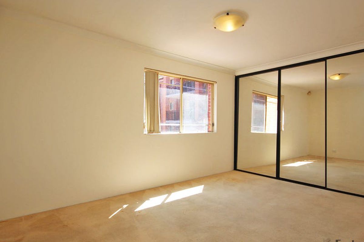 3 / 8-12 Hornsey Road, Homebush West