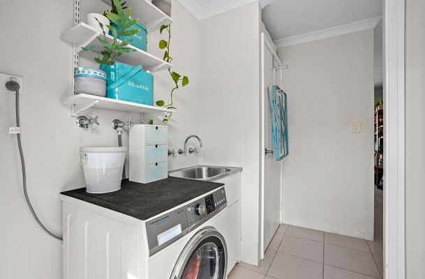 2 PENDRAGON LANE, Baldivis