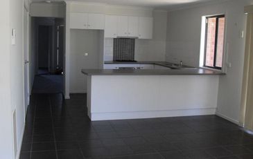 10 Natanya Drive, Pakenham