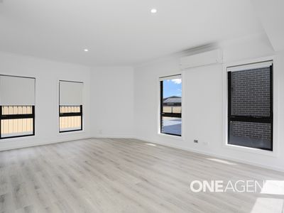2 / 28 Fisher St, Oak Flats