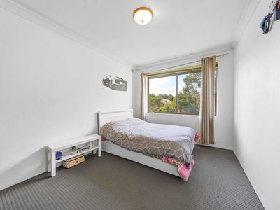8 / 32 Hampstead Road, Homebush West