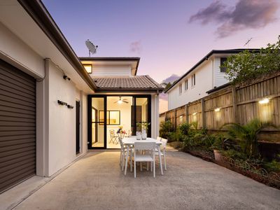 16 Hillcroft Place, Belmont
