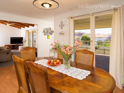 6 VISTA COURT, Bellbridge