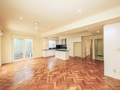 6 Waverley Avenue, Kew