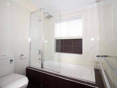 10 Alamein Walk, West Bathurst