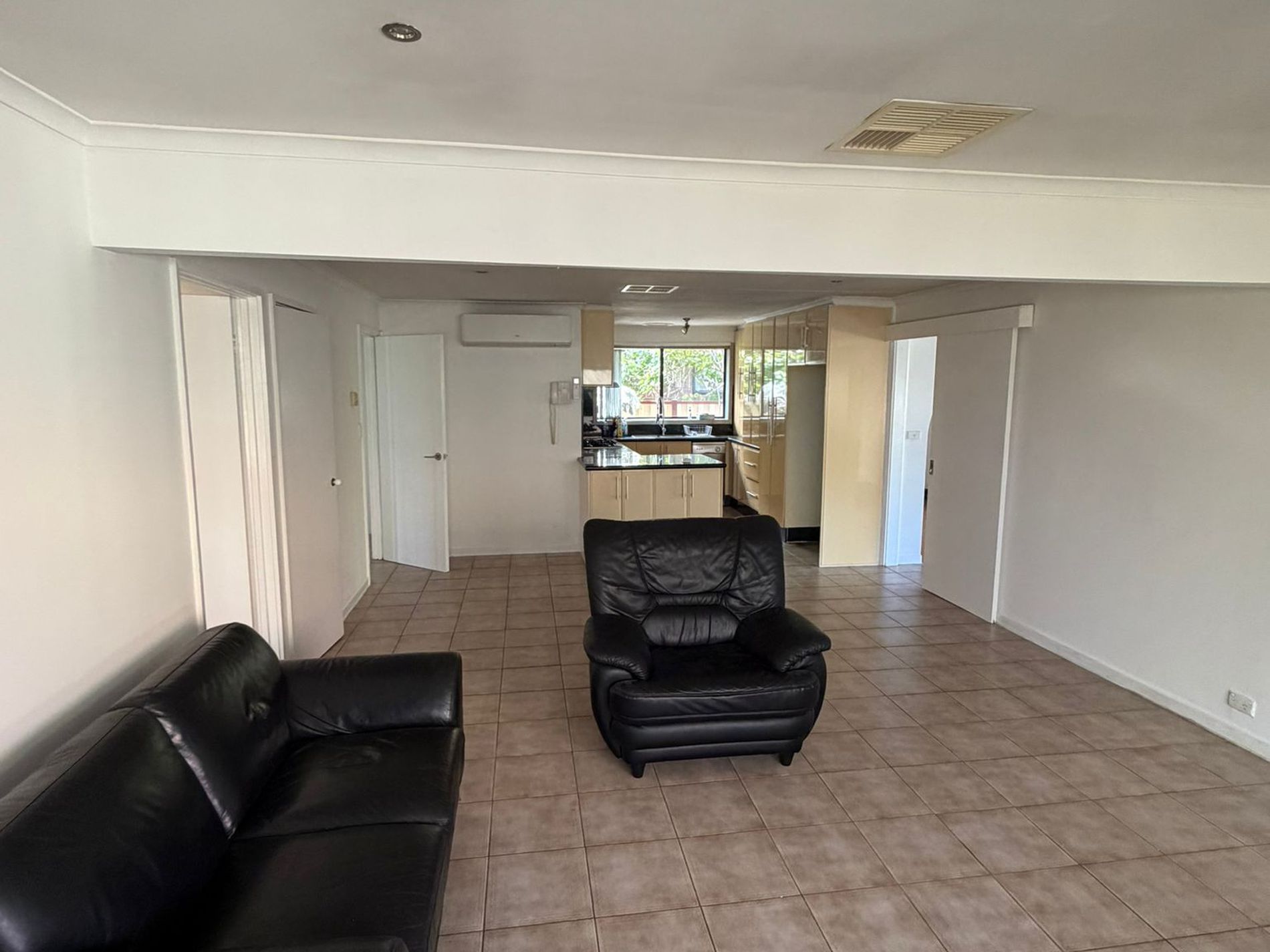 90 Main Road East, St Albans