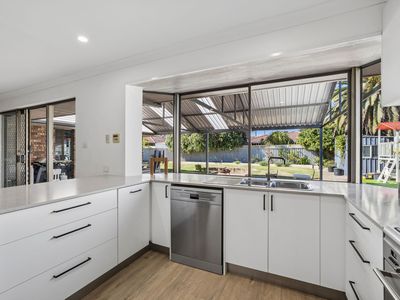 52 Sanderling Drive, Thornlie