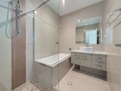 3 / 42-44 Blake Street, Southport