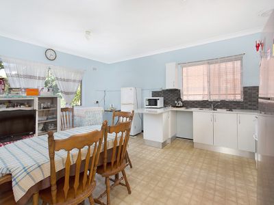 144 Lake Avenue, Cringila