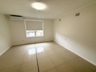 12 Ellis Crescent, Miller