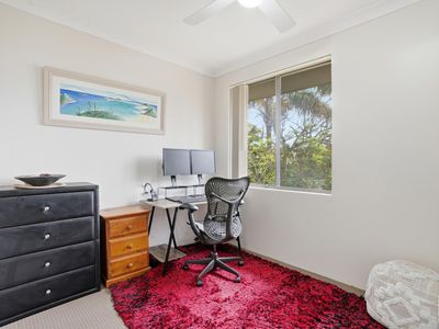 2 / 8-12 Ocean Parade, The Entrance