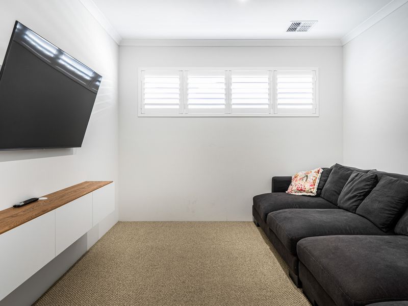 8 BLUEBERRY LOOP, Byford