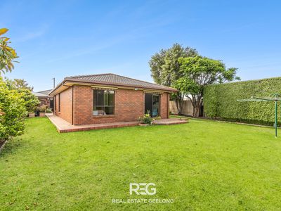 13 Greenbank Court, Leopold