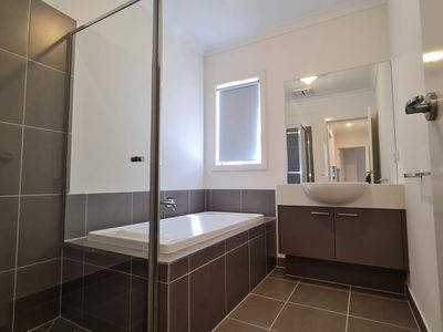 31 Wollahra Rise, Wyndham Vale