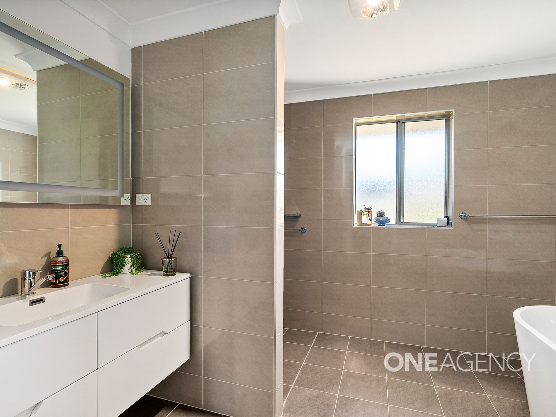 4 Graham Avenue, St Georges Basin