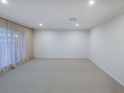 27 Admiralty Drive, Safety Beach