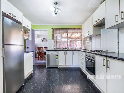 10 Reeves Court, Hampton Park