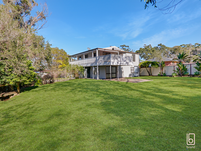 35 Eyre Crescent, San Remo