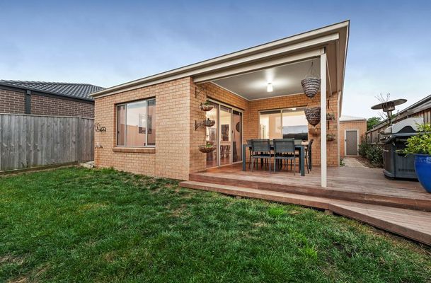 13 Scarlet Drive, Greenvale