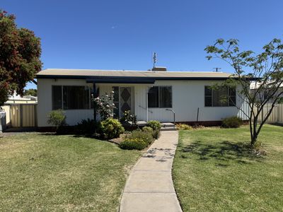 38 Station Street, Parkes