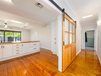 6 GLOUCESTER CRESCENT , Shepparton