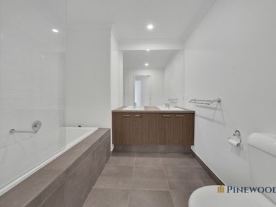 13 Growling Crescent, Wollert