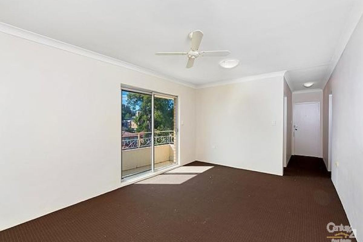 11 / 13 Masons Parade, East Gosford