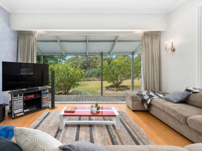1085 Tabletop Road, Tolmie