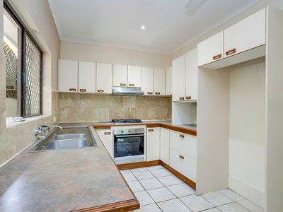 77 Cassowary Street, Freshwater