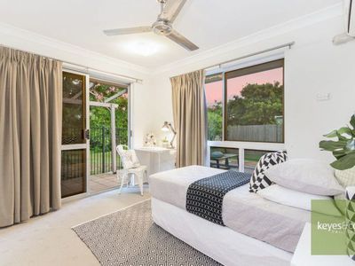 9 Casuarina Drive, Annandale