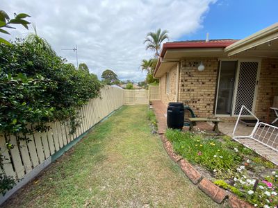 45 Ibis Boulevard, Eli Waters