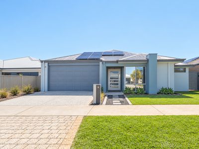 9 Pierrepoint Loop, Champion Lakes