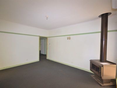 60 Lakeside Avenue , Mount Beauty