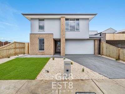 34 Kallista Circuit, Officer