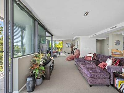 31306 / 2 Ephraim Island Bridge, Paradise Point