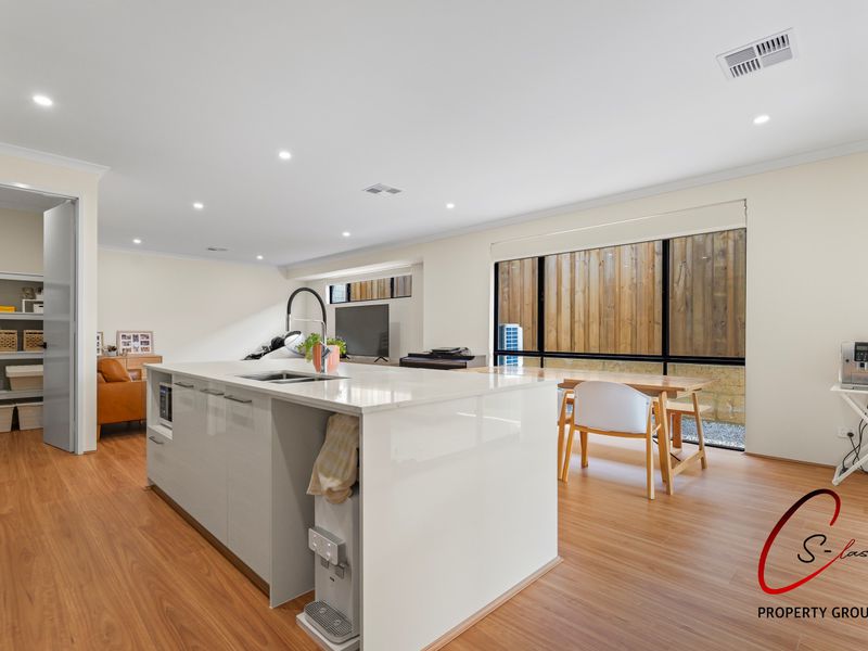 10 Iwasaki Crest, Ellenbrook
