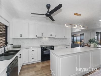 10 Balmoral Drive, Castle Hill