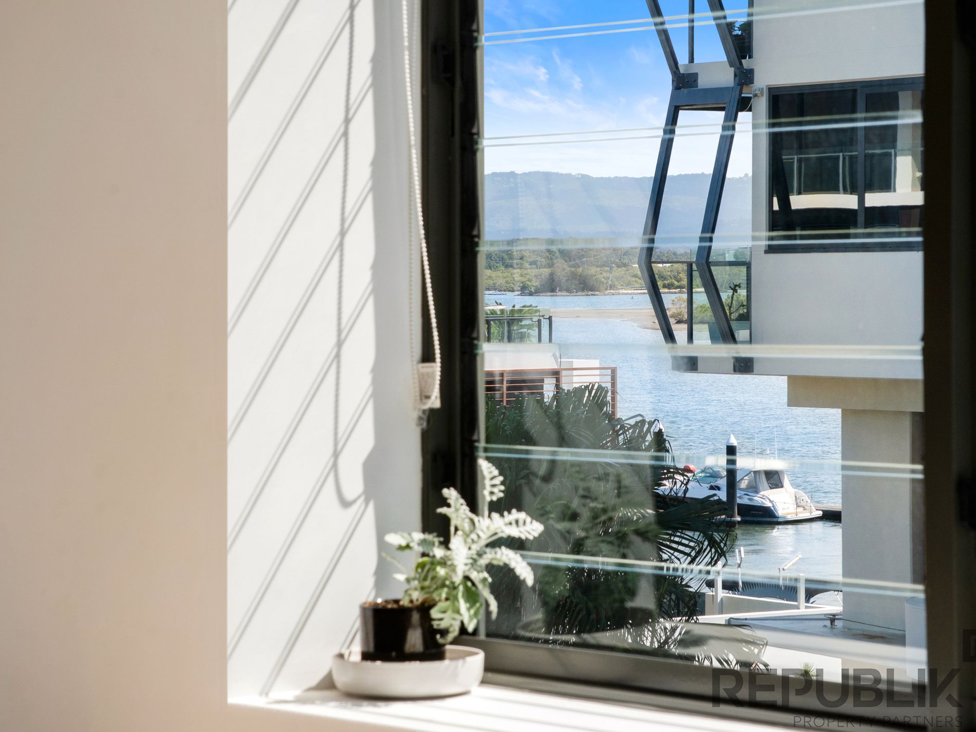 4301 / 2 SUNSET AVENUE, Paradise Point