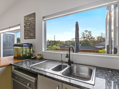 20 Admirals Court Drive, Greenhithe