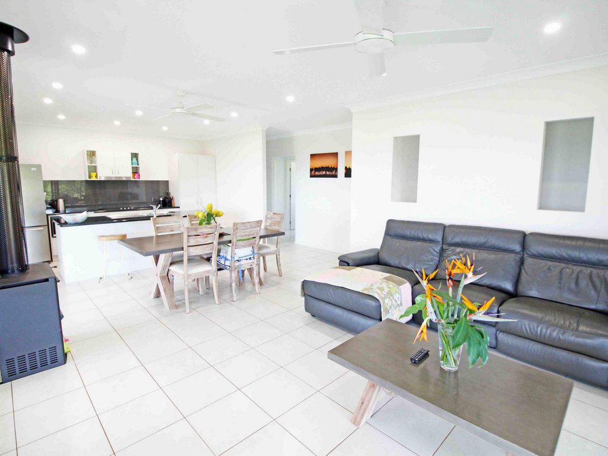 21 Moffat Drive, Tolga