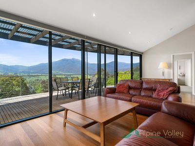21 Ranch Road, Tawonga South