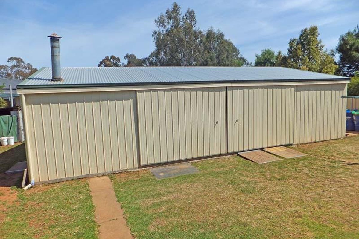 7 Day Street, Tongala