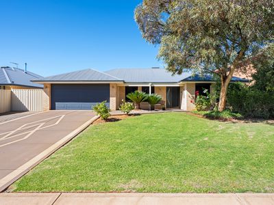 23 Matthews Way, Somerville