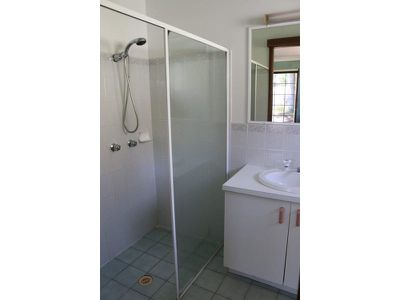8 Coongul Court, Urraween